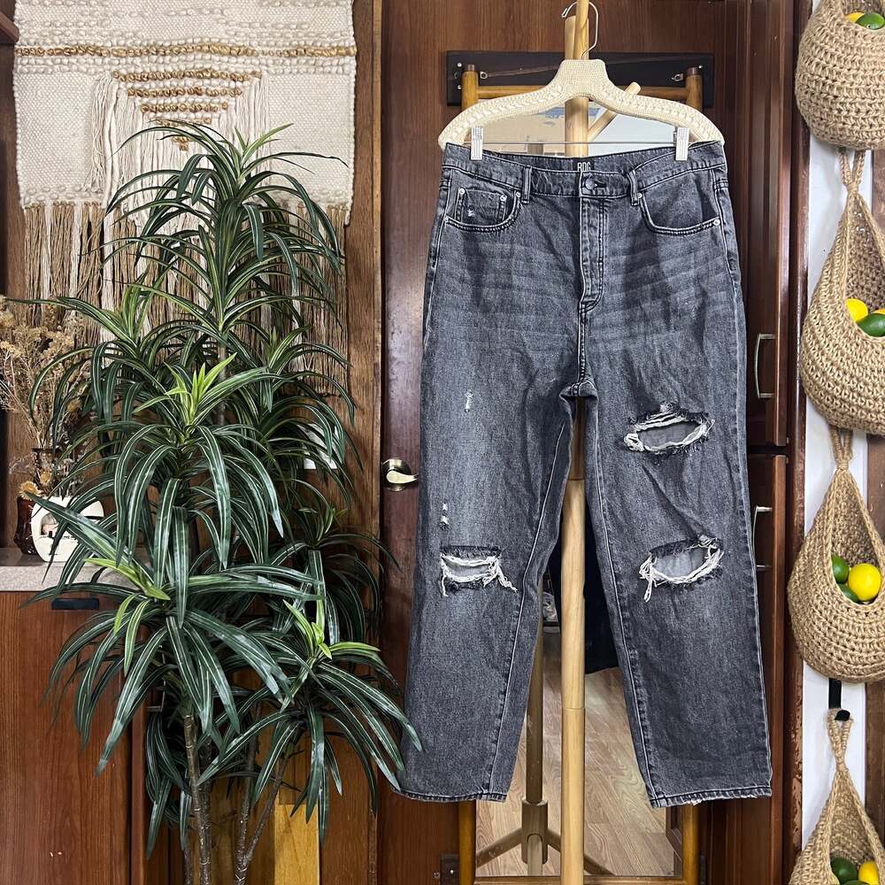 BDG Slim Straight Jeans Womens 32 Black Charcoal Distressed High Rise Crop Y2K
